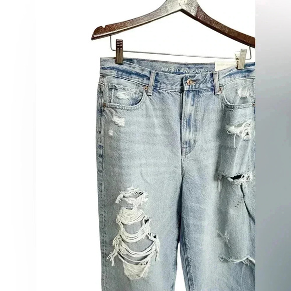 AEO American Eagle Relaxed Mom Jeans Daylight Destroyed Size 8 High Waist NWT - Picture 6 of 12